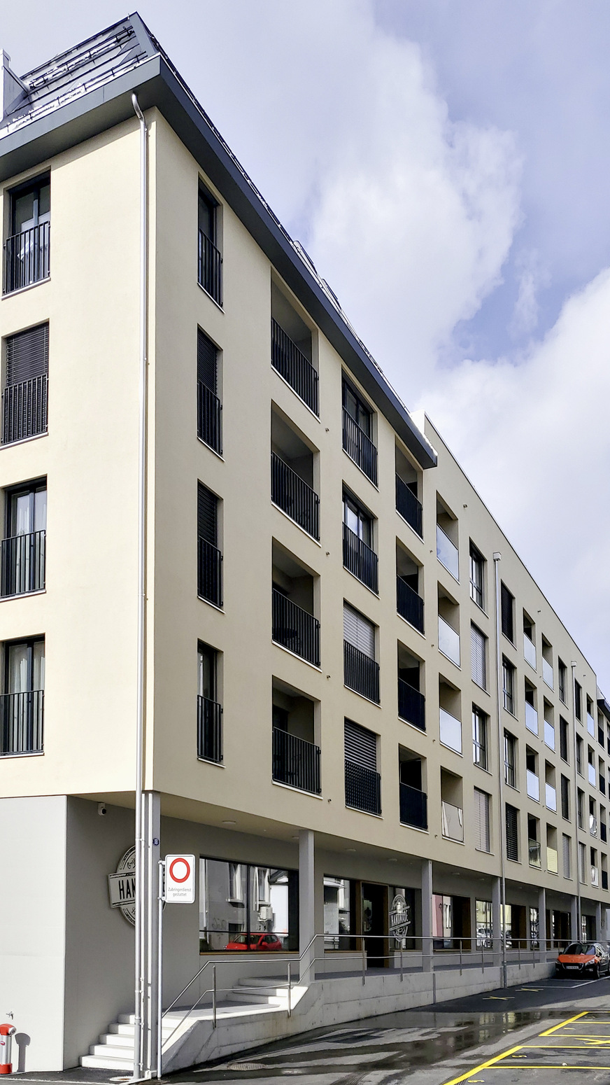 Bild 2 Mit 56 Appartements und Spa-Bereich hat das Boarding House in St. Gallen ein ähnliches Warmwasser-Verbrauchsprofil wie ein Hotel. Entsprechend ist der Wärmespeicher in der Heizzentrale ausgelegt.