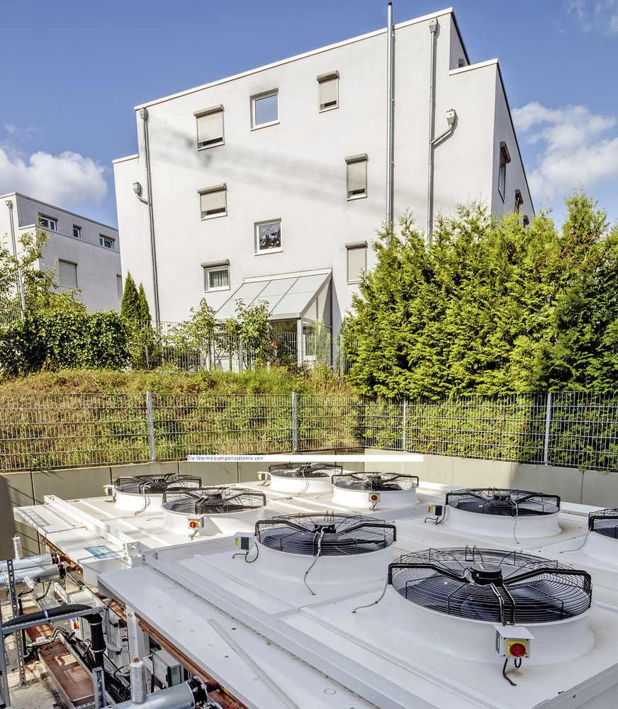 7 Großzügig ausgelegte Rückkühler im Außenbereich mit niedrigen Ventilatordrehzahlen ­reduzieren die Schallleistung auf ein Minimum.