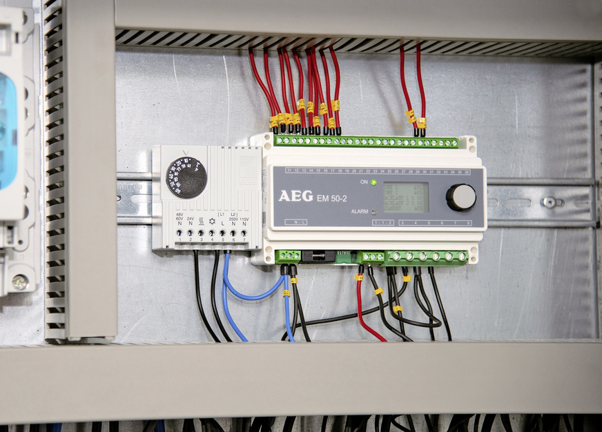 Bild 6:&nbsp;…Einstellparameter, wie Einschalttemperatur, Feuchteempfindlichkeit und Nachlaufzeit lassen sich über das Display festlegen, wobei Betriebs­anpassungen von „ökonomisch“ bis „sehr sicher“ möglich sind.