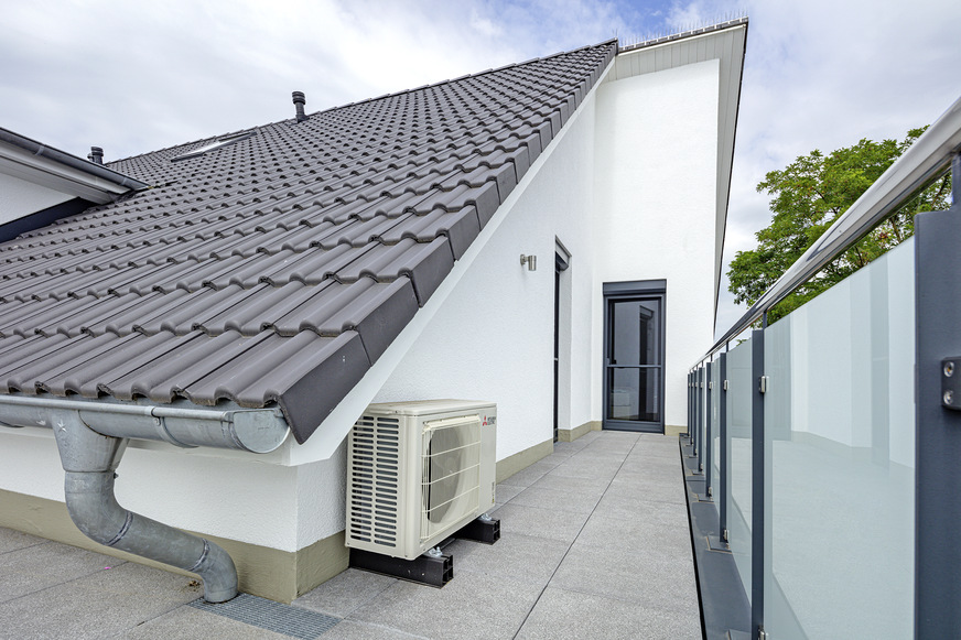 Bild 5 … das kompakte Mr. Slim-Außengerät konnte platzsparend auf der Dachterrasse platziert werden.