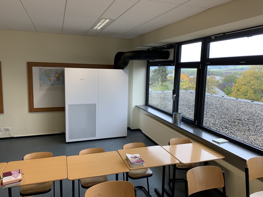 Vitovent 200-P in einem Klassenraum.