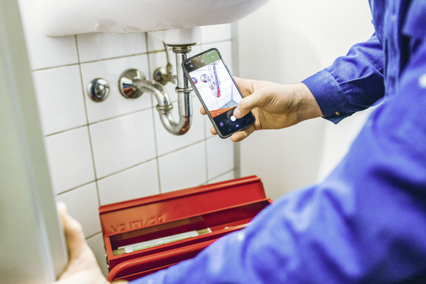 Bild 7 Vorteile bieten Smartphones und Tablet-PCs durch die integrierte Fotofunktion, mit der beispielsweise Schäden oder die ordnungsgemäße Erledigung dokumentiert werden können.