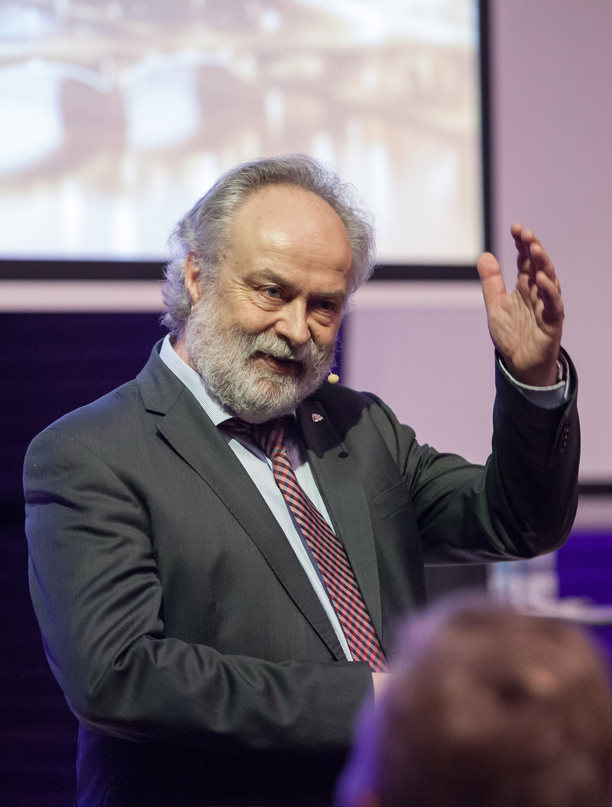 Prof. Dr.-Ing. Michael Günther bei einem der Arlberg Kongresse von Uponor: Die Kongresse zählt Günther zu den Highlights seiner 30-jährigen Karriere bei Velta und Uponor.&nbsp;