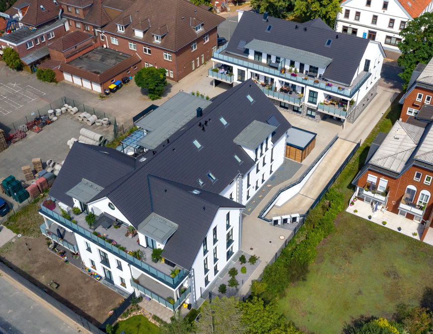 Bild 1 Bei zwei neu erstellten Wohn- und Geschäftshäusern in Kirchweyhe bei Bremen hat der Bauherr neben der altersgerechten Ausstattung insbesondere auf eine nachhaltige und umweltorientierte Bauweise Wert gelegt.