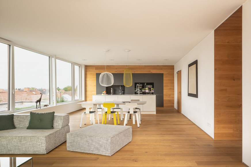 Bild 3 p4-Architekten setzte auch innen auf eine wohlfühlend klare Architektur, viel Tageslicht und die hochwertige Raumgestaltung mit natürlichen Materialien.
