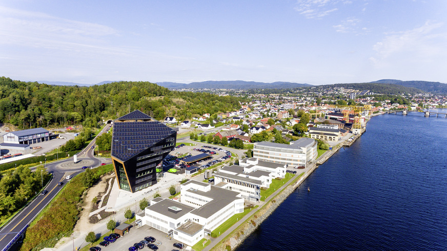 Das Powerhouse Telemark am Ufer des Porsgrunnselva in der norwegischen Hafenstadt Porsgrunn.