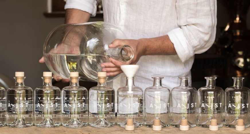 Die Destillerie Aeijst übersetzt das perfekte Rezept für einen Gin in eine Flasche.
