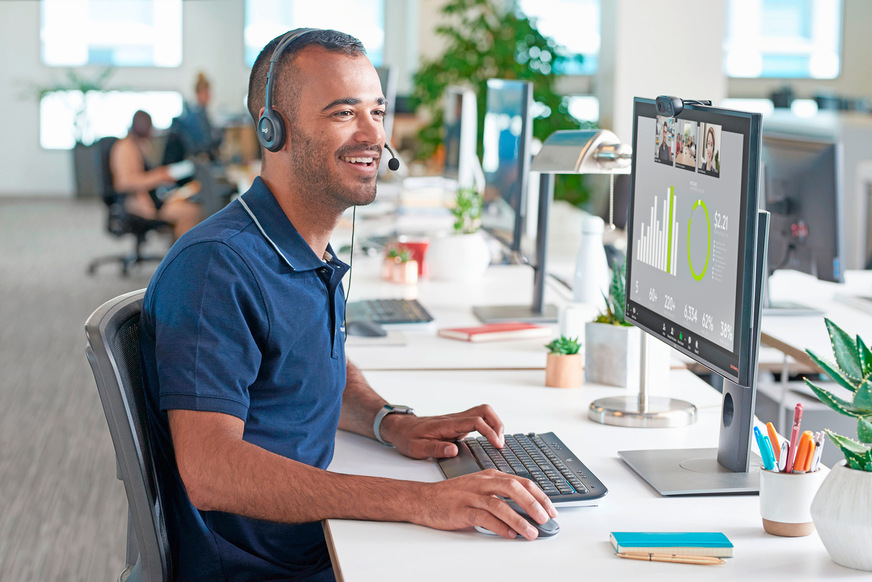 Bild 2 Ein Headset und eine höher auflösende Kamera und verbessern die Audio- und Videoqualität.