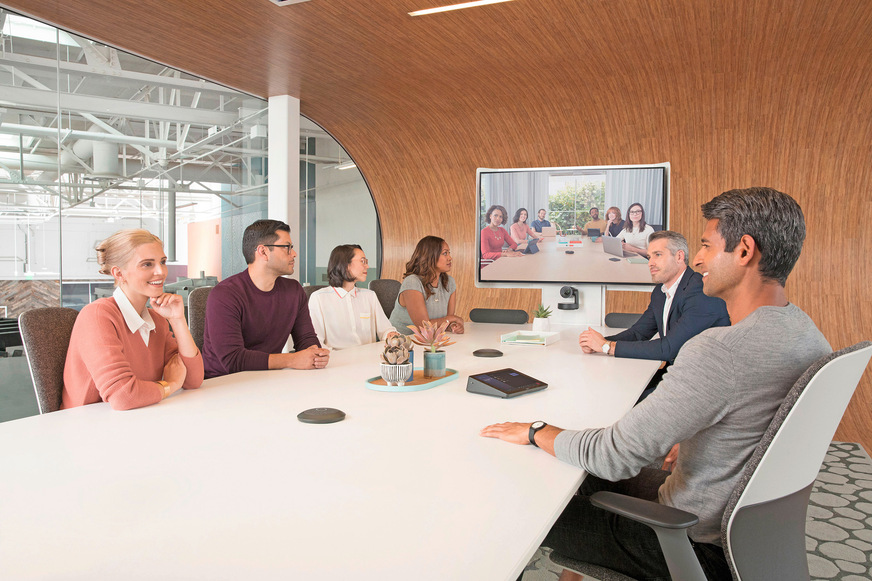 Bild 9 … deshalb wird für Besprechungsräume professionelle Videokonferenz-Hardware offeriert, die sich auf die individuelle Raumakustik anpasst.