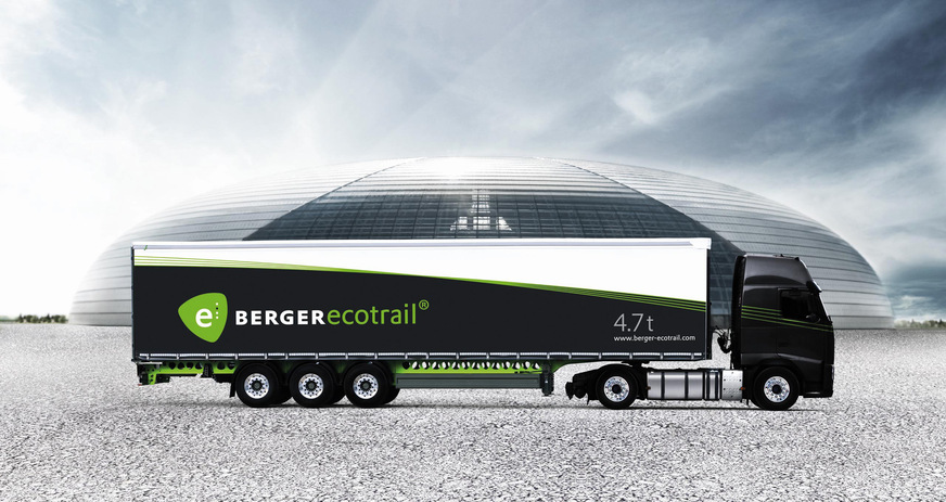 Bild 2 Rollendes Statement für mehr Effizienz und geringere Emissionen: Mit dem Bergerecotrail richtet sich Berger Fahrzeugtechnik konsequent auf die ökonomischen und ökologischen Anforderungen des Gütertransports aus. Das Unternehmen zählt zu den Technologieführern für Leichtbau-Lösungen in Europa. Pro Tour kann ein eigengewichtreduzierter Sattelanhänger rund 2 t mehr transportieren und damit jede 14. Fahrt einsparen.