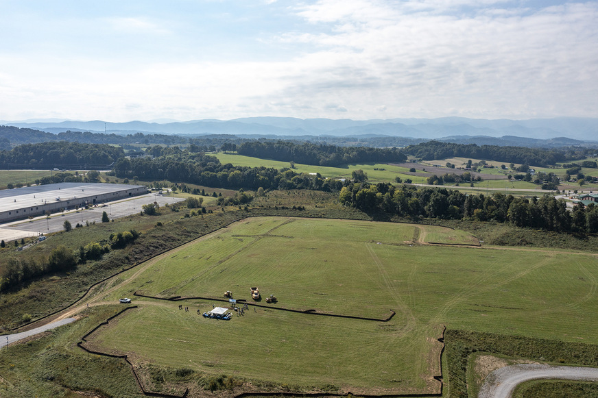 Das neue Werk entsteht auf einem 12 ha großen Grundstück in Telford. Ab Sommer 2022 produzieren hier 120 Mitarbeiter von ebm-papst Ventialtoren und Motoren.