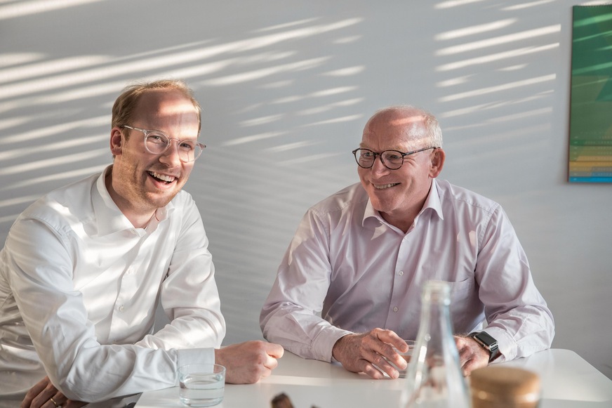 Maximilian Viessmann, ab 1. Januar 2022 CEO der Viessmann Group, mit Prof. Dr. Martin Viessmann, Chairman of the Board of Directors.