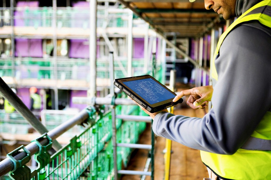 Bild 12 Mit mobilen Lösungen können Planer von der Baustelle aus Ausschreibungsdaten für das Aufmaß und die Rechnungsprüfung über das Internet betriebssystem- und geräteunabhängig abrufen.