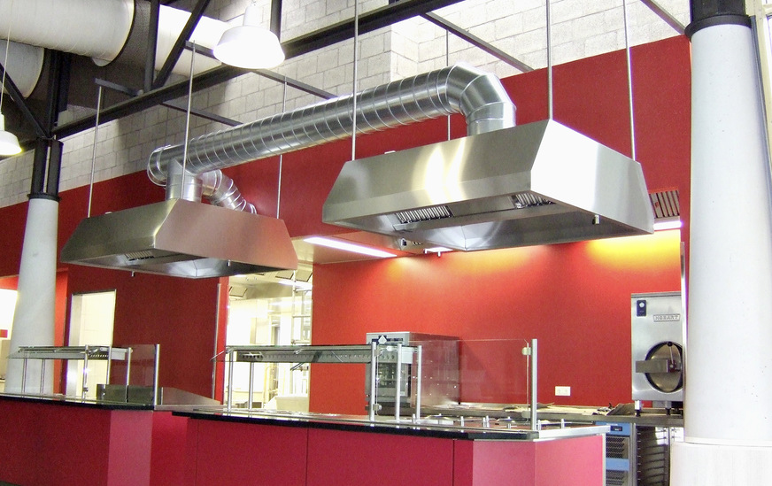 Bild 3 Die Sichtinstallation passt zum industriellen Ambiente.