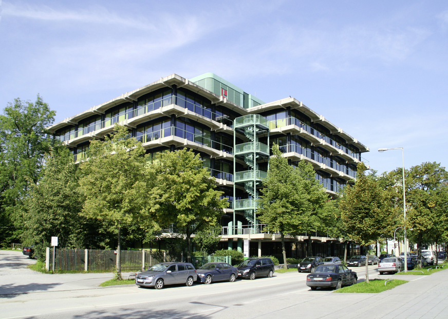 Bild 1 Der Hauptsitz von Obermeyer in München wurde im laufenden Betrieb saniert.