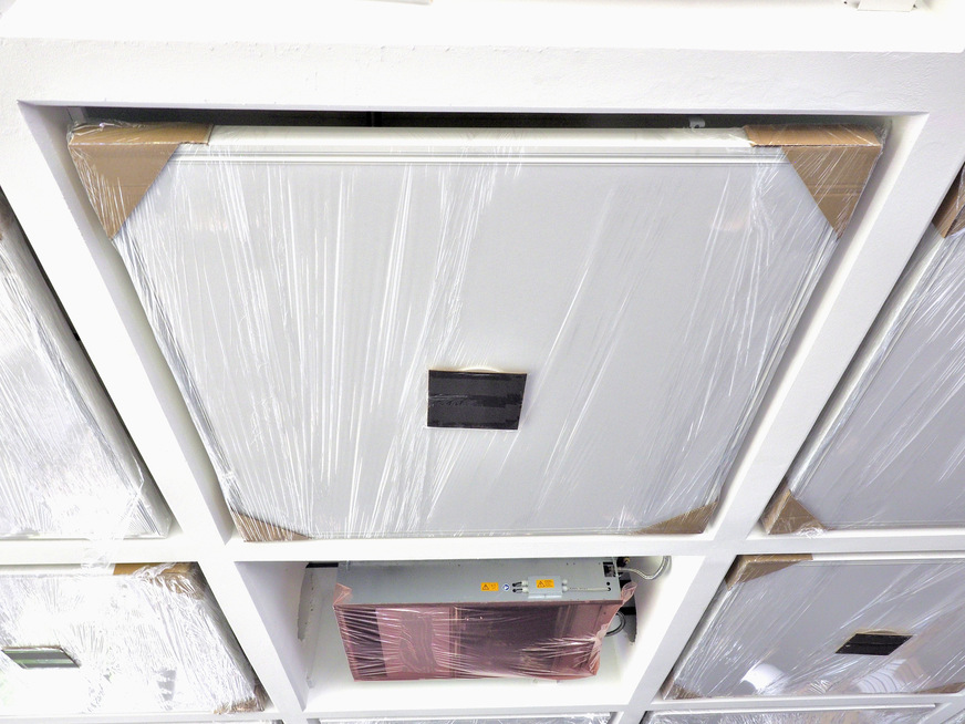 Bild 6 Das Indusail-Akustiksegelsystem steigert durch gute Schallabsorption und Lichtreflexion …