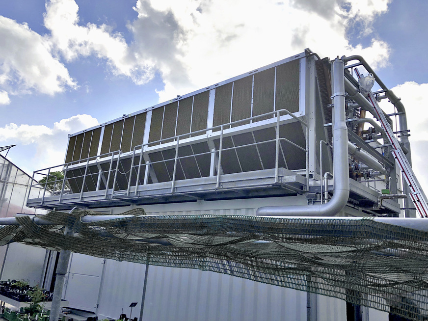 Bild 3 Das Rückkühlwerk wurde auf dem Containerdach positioniert.