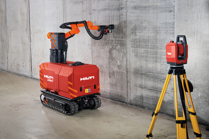 Jaibot kann jetzt auch Bohrungen und Markierungen seitlich in vertikale Betonwände in einem Höhenbereich von 0,9 bis 4,8 m automatisch durchführen.