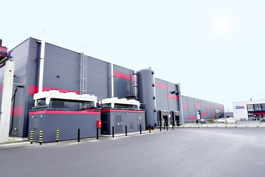 Bild 4 Die neue Gasstation, Trafostation und der Heizungspuffer (v. l.) vor Halle 5 sind Teil der innerbetrieblichen Energieeffizienzmaßnahmen.