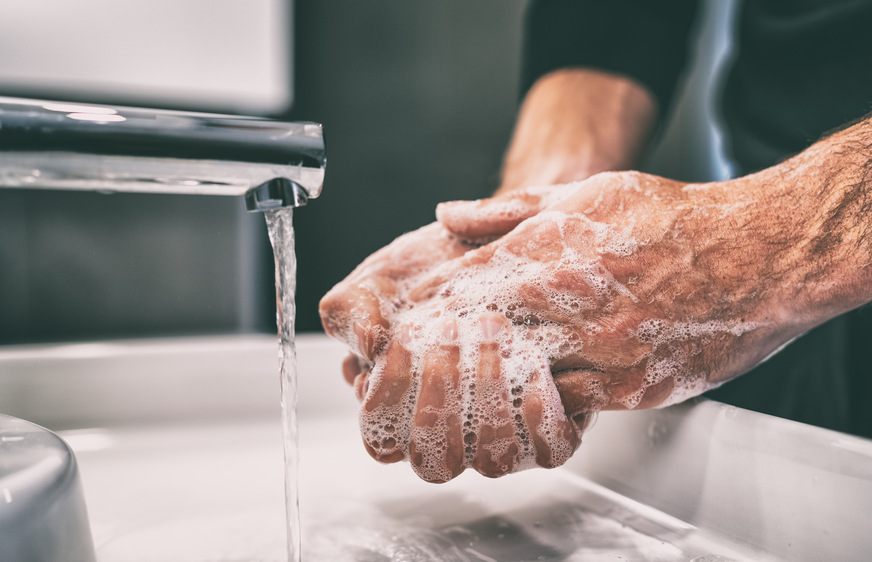 Um Energie einzusparen, können wassersparende Armaturen verwendet werden – oder die Warmwasserzirkulation kann hinsichtlich der Nutzungszeiten optimiert werden.