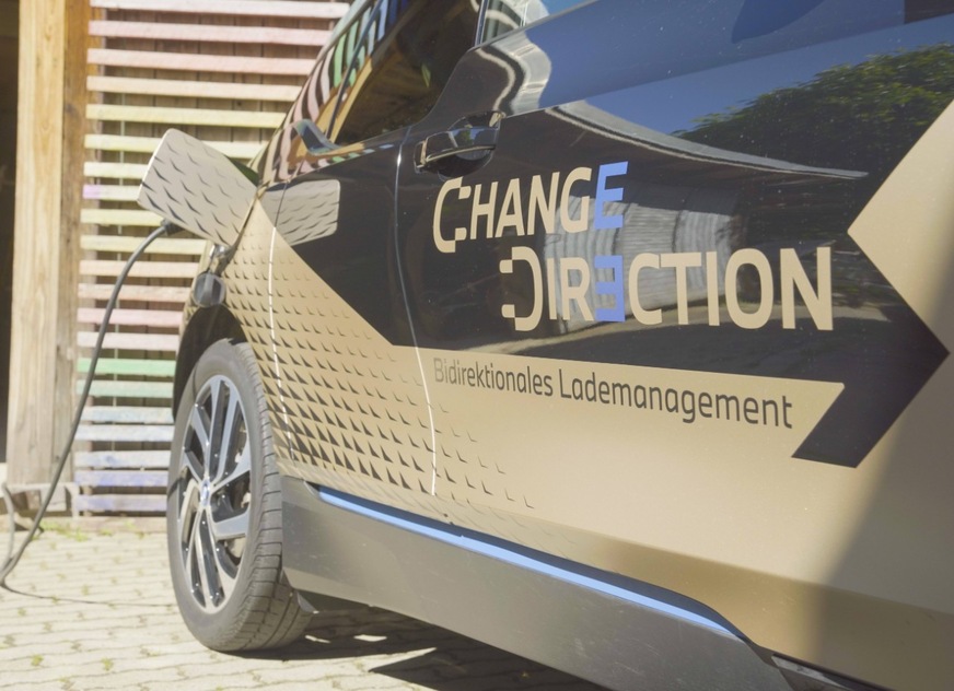 Zum bidirektionalen Laden für das Projekt „Bidirektionales Lademanagement“ ausgerüsteter BMW i3.