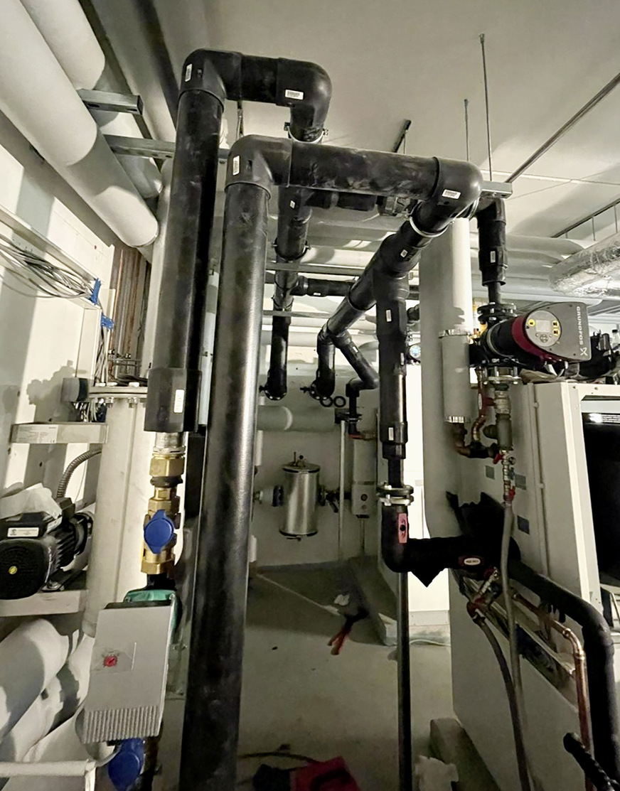Bild 3 Medienrohr, Dämmung und Außenmantel – das 3-in-1-Kunststoff-Rohrleitungssystem Cool-FIT 2.0 sorgt für eine korrosions- und kondensationsfreie Verbindung der Wärmepumpen mit dem Kühlkreislauf.