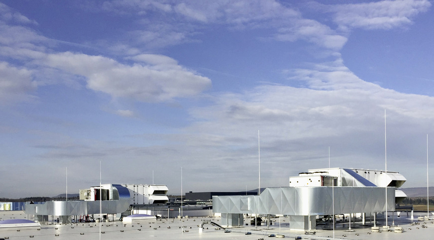 Bild 1 Referenzprojekt von Lennox Deutschland mit 15 verbauten Rooftop-Einheiten.