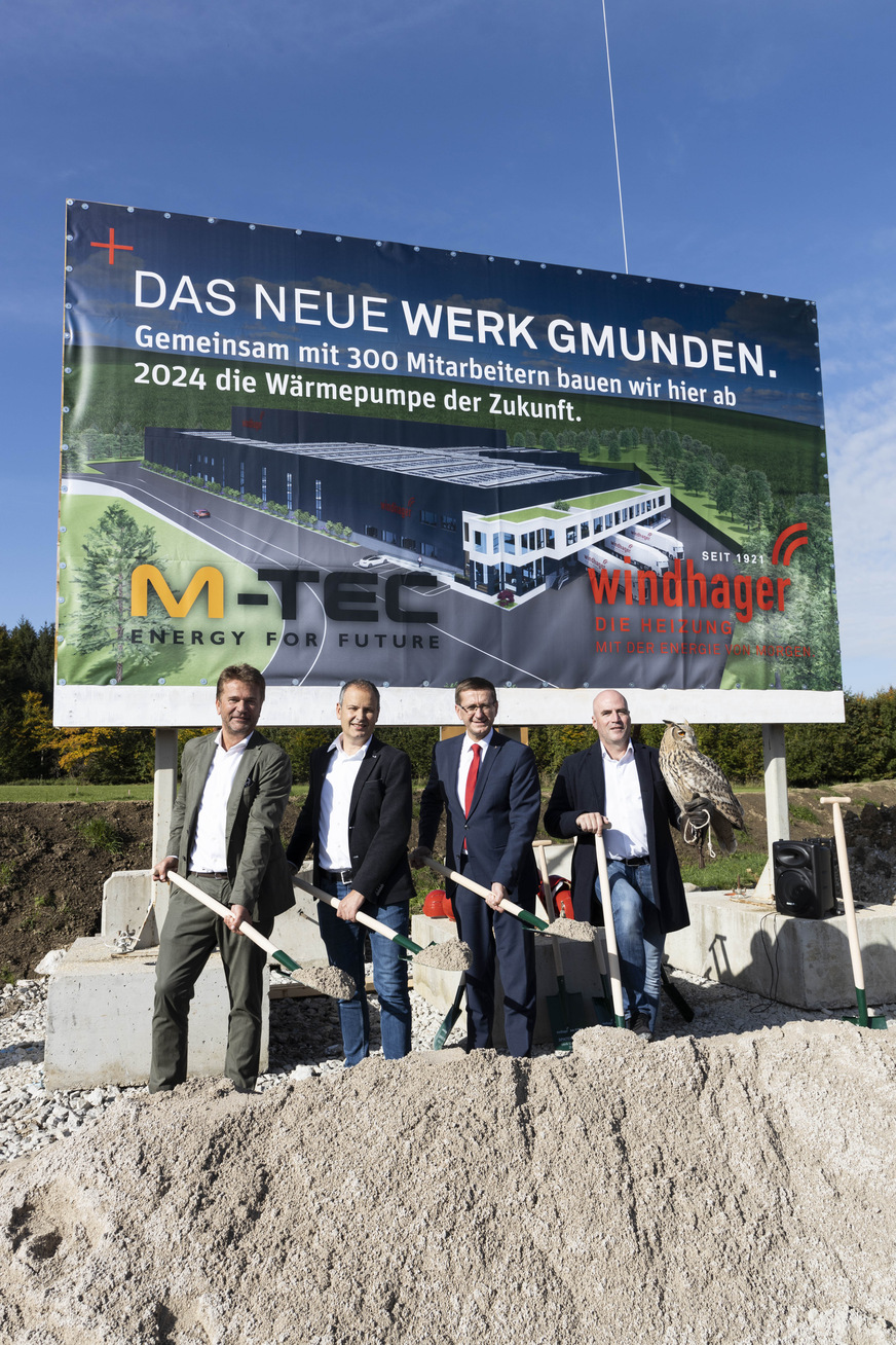 Spatenstich des neuen Produktionswerks der Firma Windhager. Stefan Gubi, Peter Huemer, LR Markus Achleitner, Gernot Windhager,