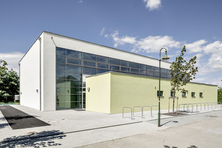Bild 1 Die neue Turnhalle in Belgershain.