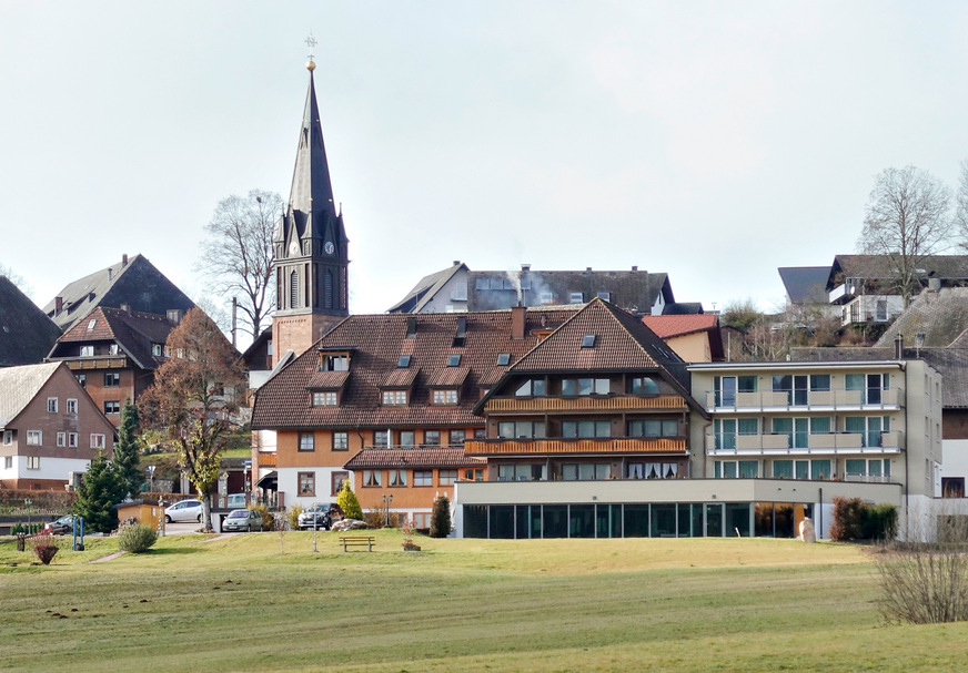 Bild 1 Das Hotel Sonne-Post im Bergdorf Waldau ist ein Schwarzwälder Familienbetrieb mit über 150 Jahren Tradition.