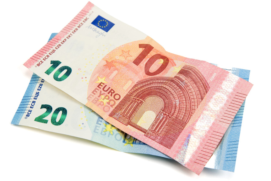 Bild 1 Unternehmen, die im Jahr 2023 Heizöl, Erdgas, Benzin und Diesel in den Markt bringen, müssen über den nationalen Emissionshandel Emissionszertifikate zum Festpreis von 30 Euro/tCO2 erwerben.