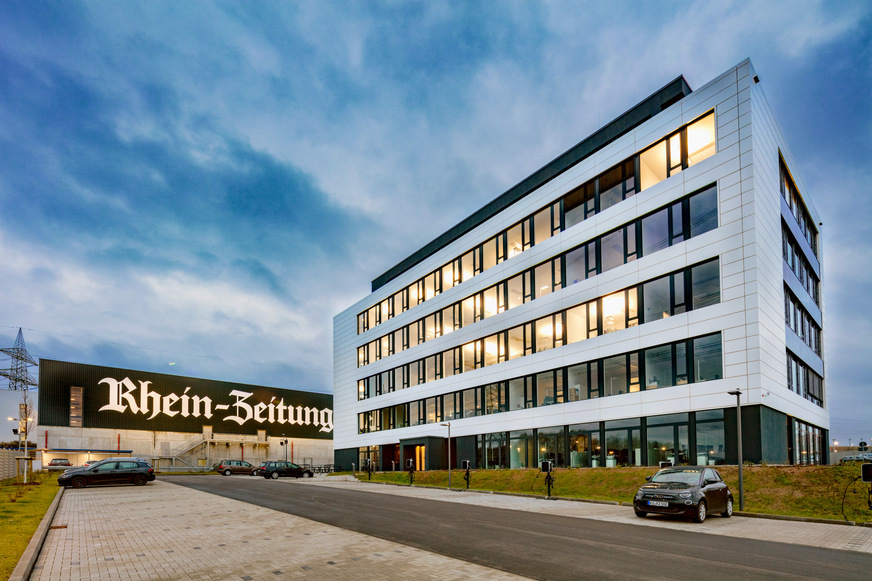 Bild 1 Das neue Medienhaus des Mittelrhein-Verlags beherbergt die Abteilungen Geschäftsleitung, Lokal- und Zentralredaktionen sowie der gesamte Geschäftsbereich Media-Sales.