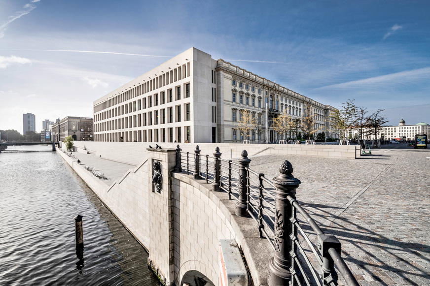 Bild 1 Einzigartiges Zentrum für Kunst, Kultur, Wissenschaft und Bildung mit internationaler Ausstrahlung: Das Universalmuseum Humboldt Forum auf der Spreeinsel in der historischen Mitte Berlins.