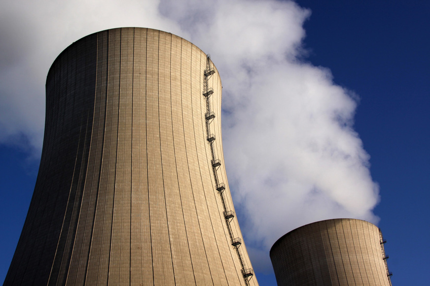 Kühltürme der Energiewirtschaft sind ein großer Wasserverbraucher. 2019 verdunsteten sie über 300 Mio. m3 Wasser und damit ungefähr die dreißigfache Menge an Wasser, die im Jahr 2030 in Deutschland durch Elektrolyse zur Wasserstofferzeugung aufgespaltet werden soll.