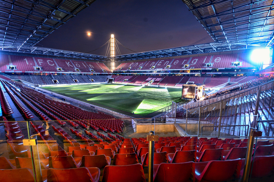 Energieeffizienz im RheinEnergieStadion: Mit einer Sanierung der Gebäudeautomation spart der Betreiber Kosten und steigert den Wert seiner Sportstätte.