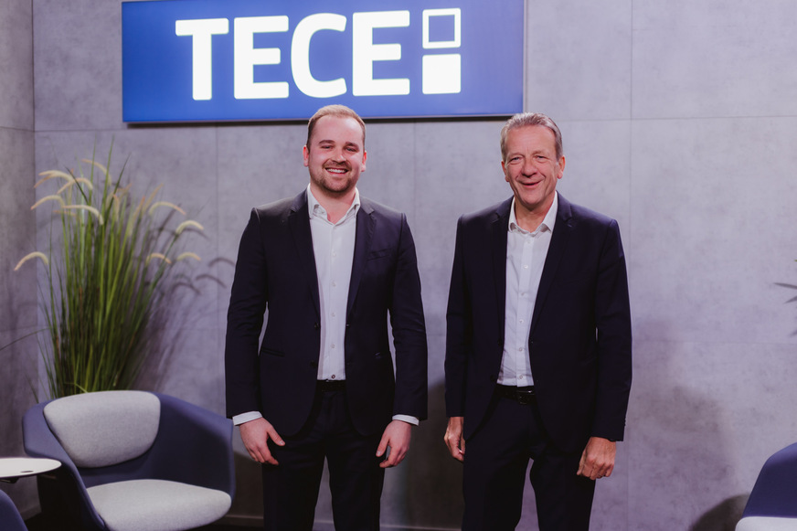 Tece-Geschäftsführung um einen der Gesellschafter erweitert: Peter Fehlings (links) wird Geschäftsführer des Deutschlandvertriebs; hier mit Hans-Joachim Sahlmann, dem Sprecher der Geschäftsführung