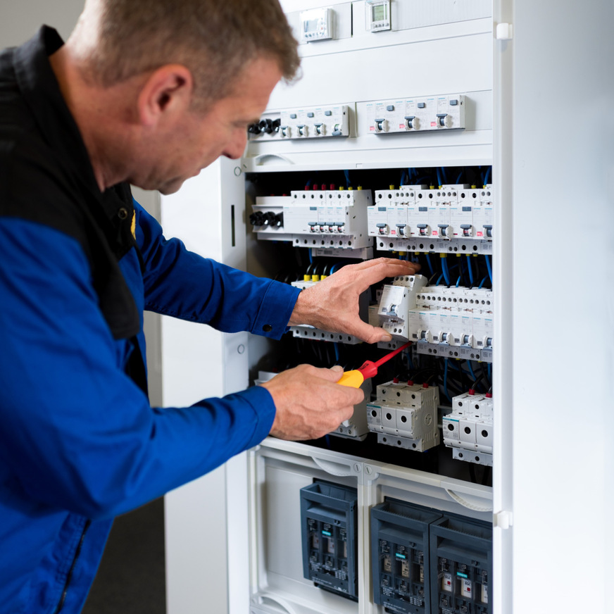 Bild 4 Die neuen Geräte mit mehr Funktionen auf weniger Raum können auch beim Retrofit helfen, steigende Anforderungen zu realisieren.