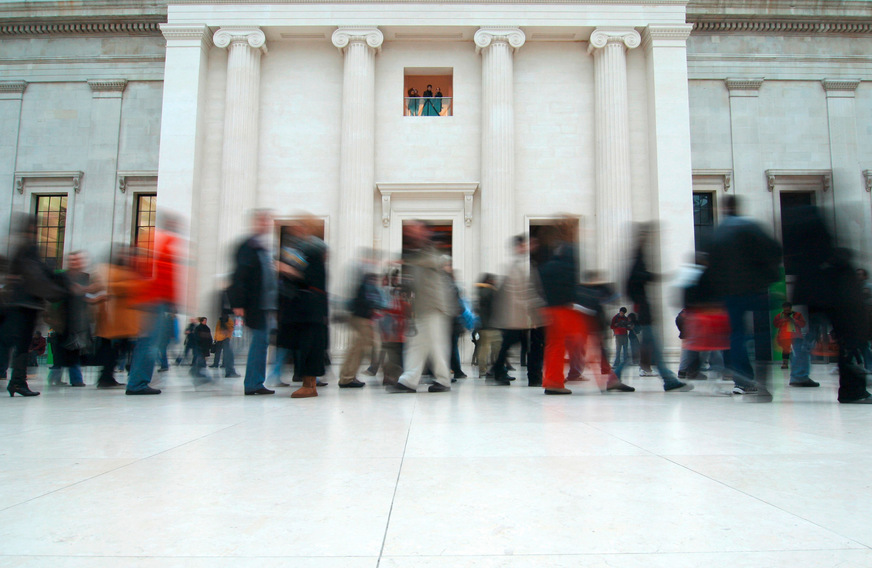 Bild 1 Museen sind gesellschaftlich relevante und attraktive Institutionen (DMB). Mit einem wachsenden Bewusstsein für die Auswirkungen der Klimatisierungssysteme auf das Klima und die Museumsfinanzen werden auch die Anforderungen an das Raumklima diskutiert.