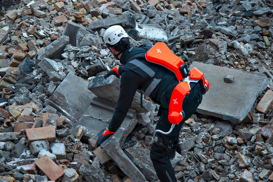 Bild 8 Auch aktive Hebe- und Tragehilfen sind eine Form von Robotern, die den Arbeitsalltag auf Baustellen erleichtern können.