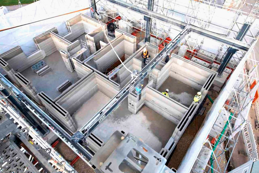 Bild 7 Mit automatisierten 3D-Portaldruckern lassen sich komplette Häuser Schicht für Schicht fertigen.