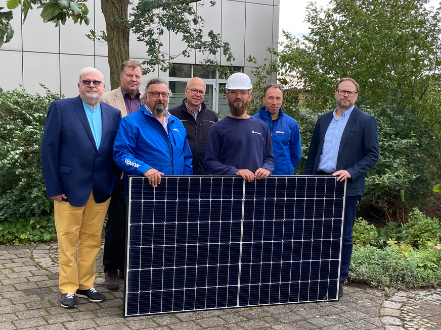 Das Uponor Photovoltaik-Projektteam.