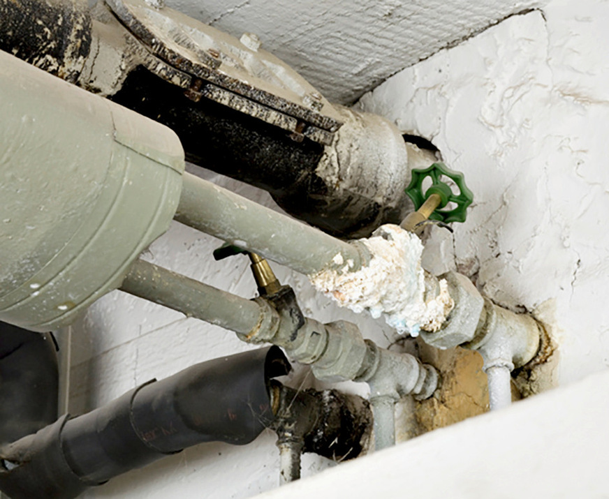 Bild 5 Ein verlässlicher Indikator für mögliche Hygieneprobleme in der Trinkwasser-Installation: ein derart veraltetes Rohrnetz …