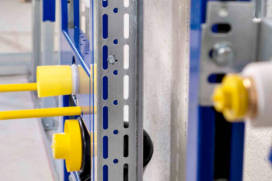 Bild 8 Beispiel: Befestigung eines UA-Profils am Montageelement nach Herstellerangaben mit selbstschneidenden Bohrschrauben.