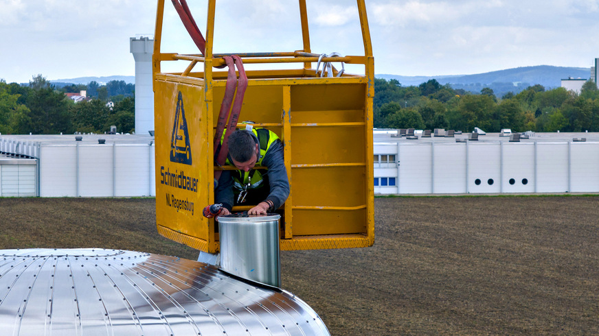 Bild 3 Dämmung einer der Kranösen auf einem der Pufferspeicher.