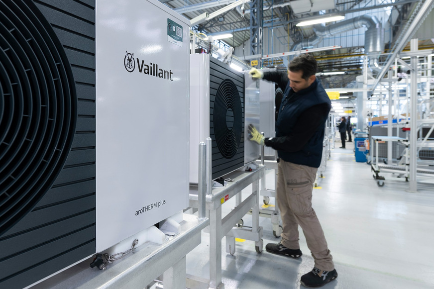 Fertigung von Wärmepumpen bei der Vaillant Group.