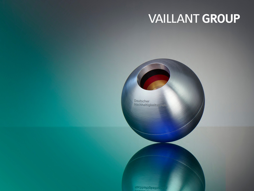 Vaillant wird zum dritten Mal mit dem Deutschen Nachhaltigkeitspreis ausgezeichnet. Der Heiztechnikspezialist gewinnt ihn in der Kategorie Unternehmen in der Branche Heiz-, Lüftungs- und Klimatechnik.