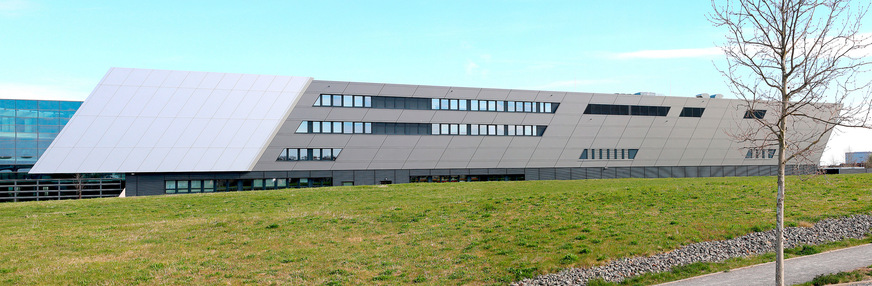 Bild 2 Die Open Hybrid LabFactory (OHLF) in Wolfsburg ist eine Forschungseinrichtung für die Förderung von Innovationen in der Fahrzeugtechnik.