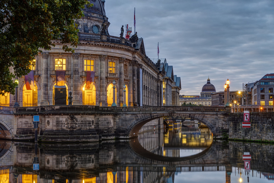 Bild 1 Berliner Museumsinsel. Wie und in welchem Umfang können Museen, für die technische Klimalösungen erforderlich sind, Energiekosten sparen?