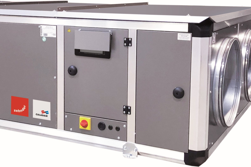 Label-Doppel auf einem Kompaktlüftungsgerät der Serie Zehnder Carma.