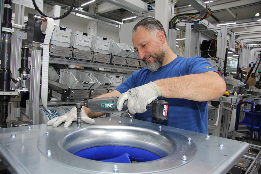 Im Ziehl-Abegg-Werk Kupferzell werden mit einer hohen Fertigungstiefe energiesparende Ventilatoren gebaut.